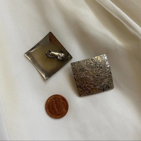 VTG Silver Floral Etch Square Diamond Earrings - Picture 5 of 5